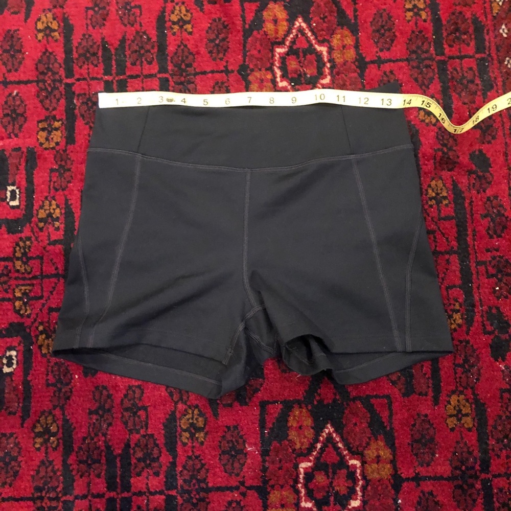 Girlfriend Collective classic rise run shorts